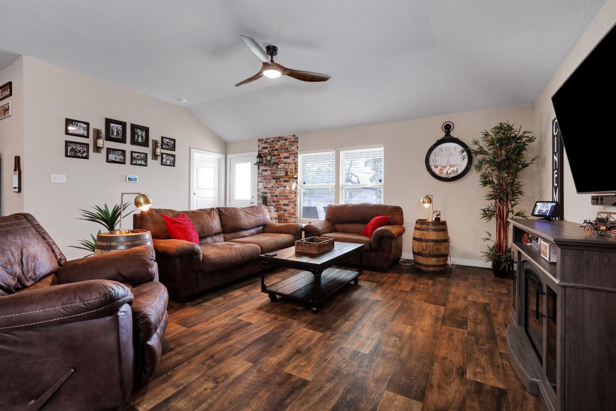 Speakeasy - A Birdy Vacation Rental San Antonio Eksteriør billede