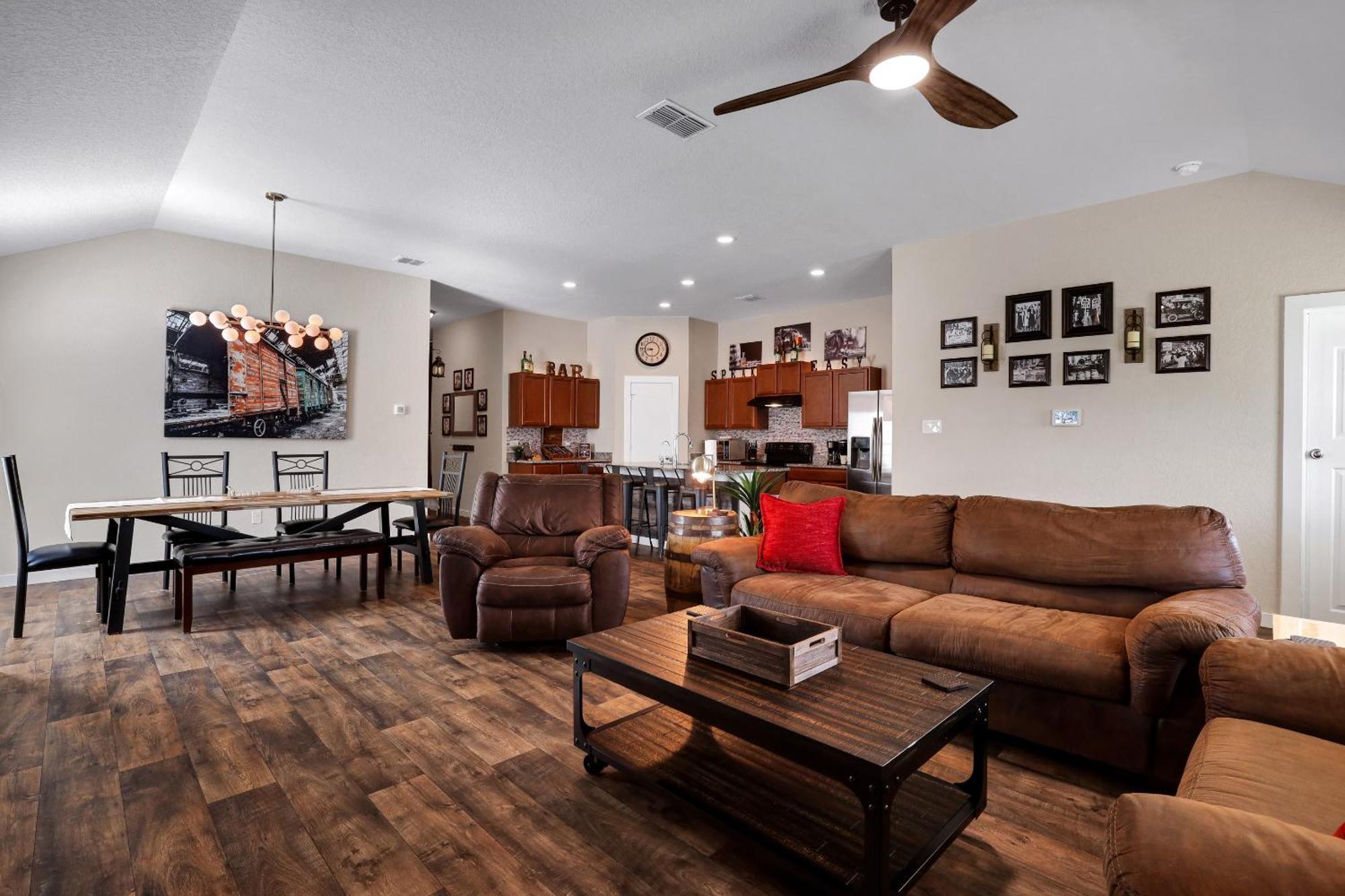 Speakeasy - A Birdy Vacation Rental San Antonio Eksteriør billede